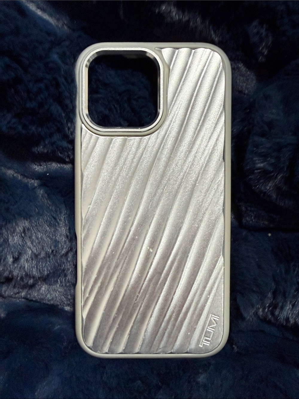 Tumi Silver Diagonal-Texture i-Phone 15 Pro Case Used